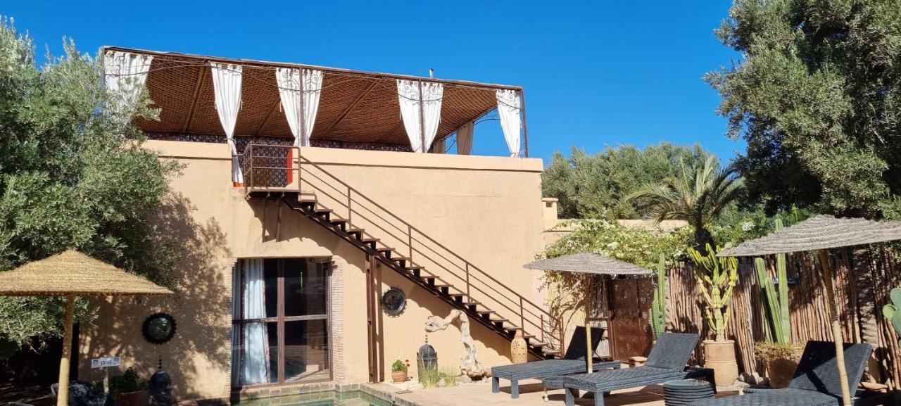 Les Trois Paons Bed & Breakfast ทารัวแดนท์ ภายนอก รูปภาพ