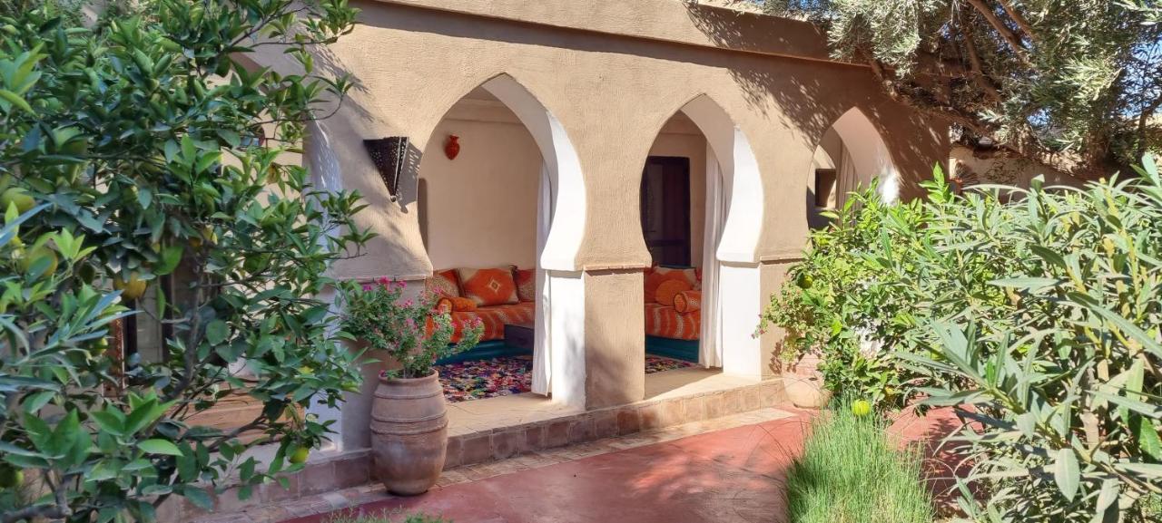 Les Trois Paons Bed & Breakfast ทารัวแดนท์ ห้อง รูปภาพ