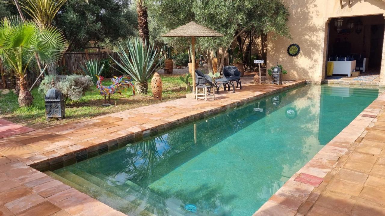 Les Trois Paons Bed & Breakfast ทารัวแดนท์ ภายนอก รูปภาพ