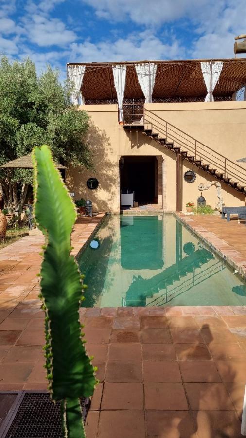 Les Trois Paons Bed & Breakfast ทารัวแดนท์ ภายนอก รูปภาพ