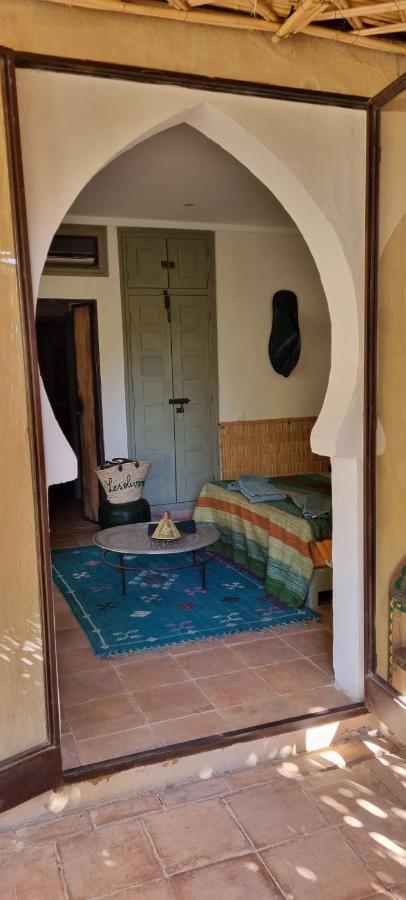 Les Trois Paons Bed & Breakfast ทารัวแดนท์ ห้อง รูปภาพ