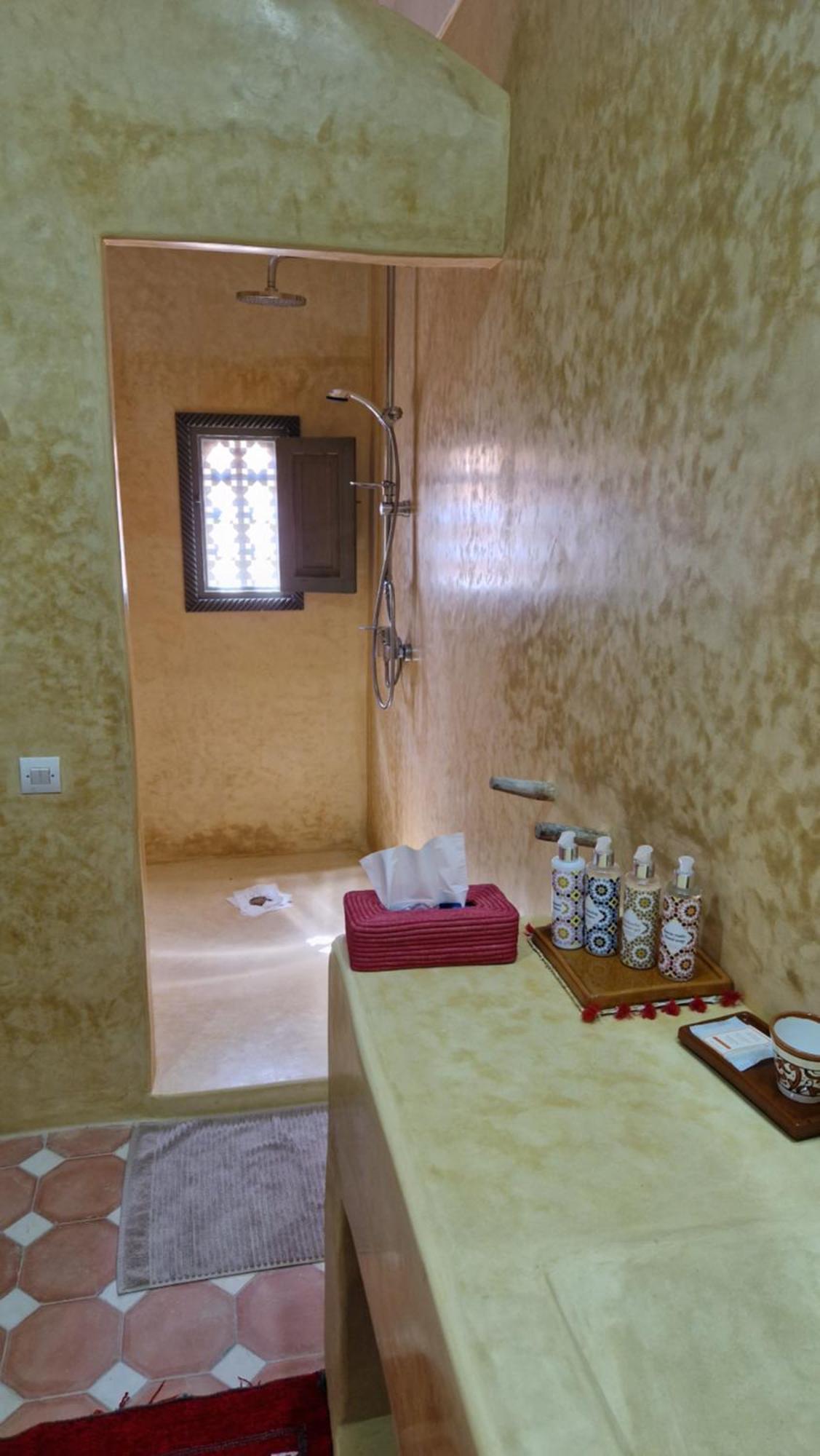 Les Trois Paons Bed & Breakfast ทารัวแดนท์ ภายนอก รูปภาพ