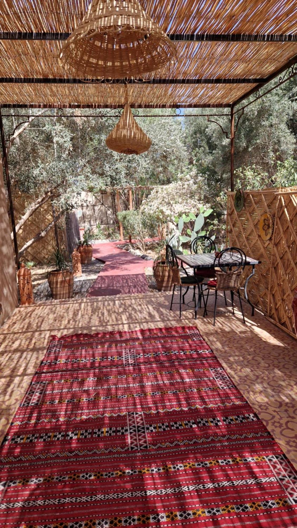 Les Trois Paons Bed & Breakfast ทารัวแดนท์ ภายนอก รูปภาพ
