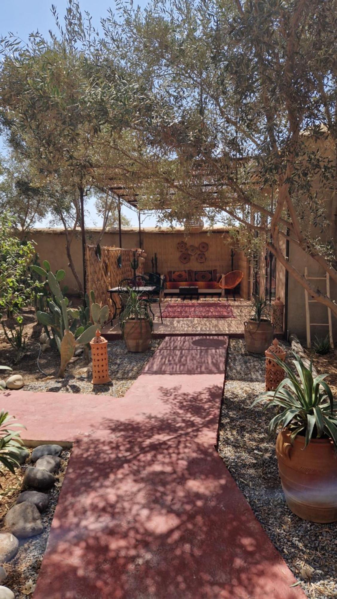 Les Trois Paons Bed & Breakfast ทารัวแดนท์ ภายนอก รูปภาพ